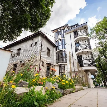 The 4 Seasons House - Free Parking Apartman *
